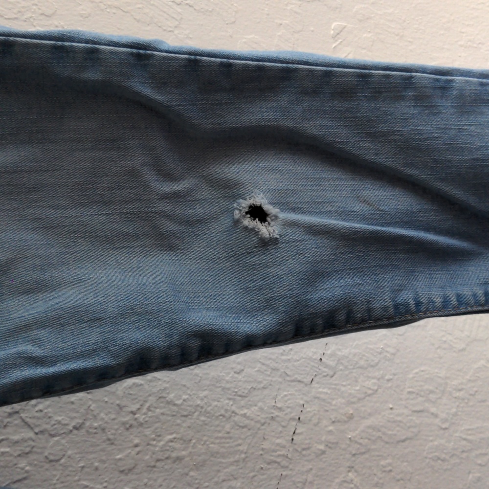 Levi's Mile High Super Skinny Jeans with hole on knee - Picture 2 of 3